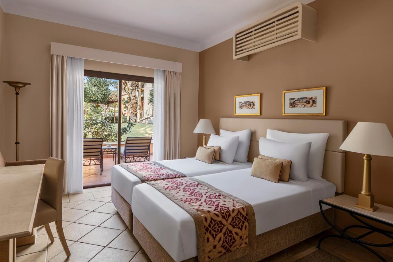 Jaz Makadi Saraya Resort Hurgada Dış mekan fotoğraf A room at the hotel