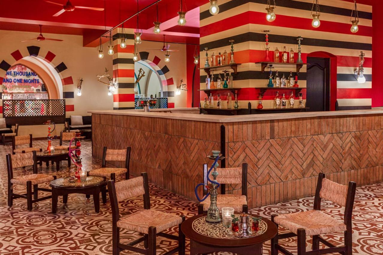 Jaz Makadi Saraya Resort Hurgada Dış mekan fotoğraf A hookah lounge in Cairo, Egypt