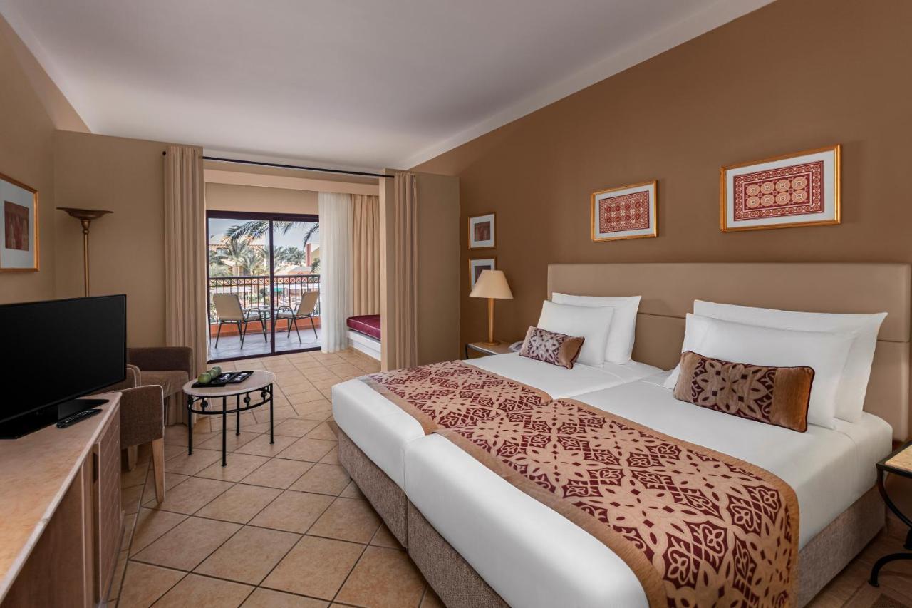 Jaz Makadi Saraya Resort Hurgada Dış mekan fotoğraf A room at the hotel
