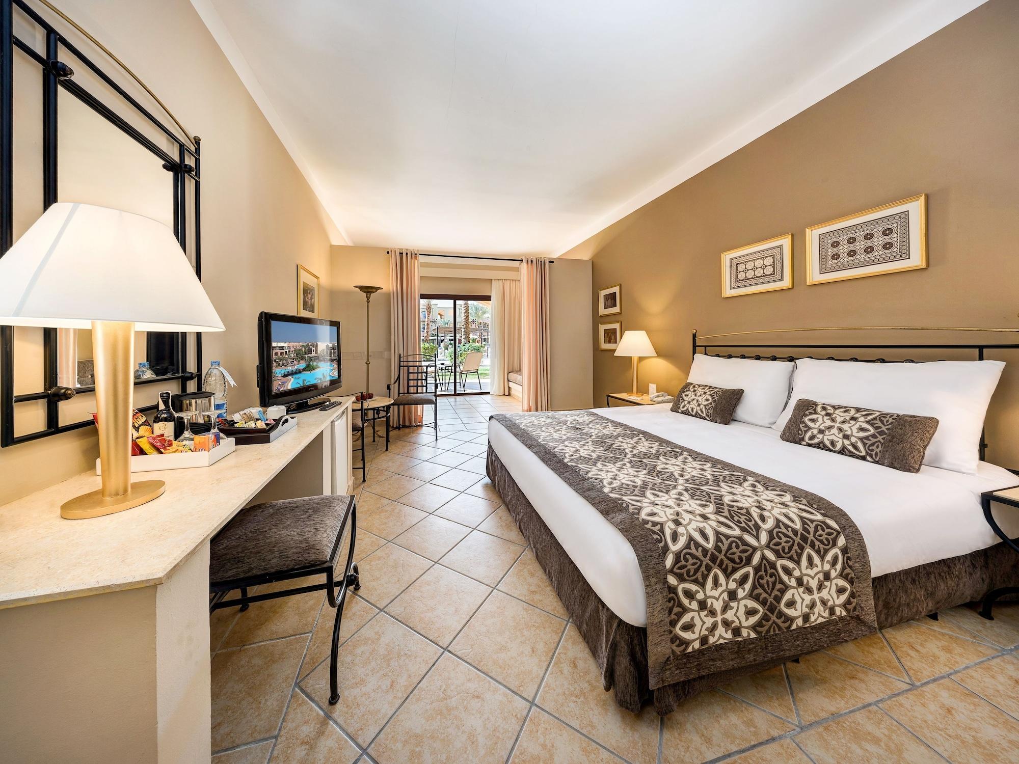 Jaz Makadi Saraya Resort Hurgada Dış mekan fotoğraf A room at the hotel