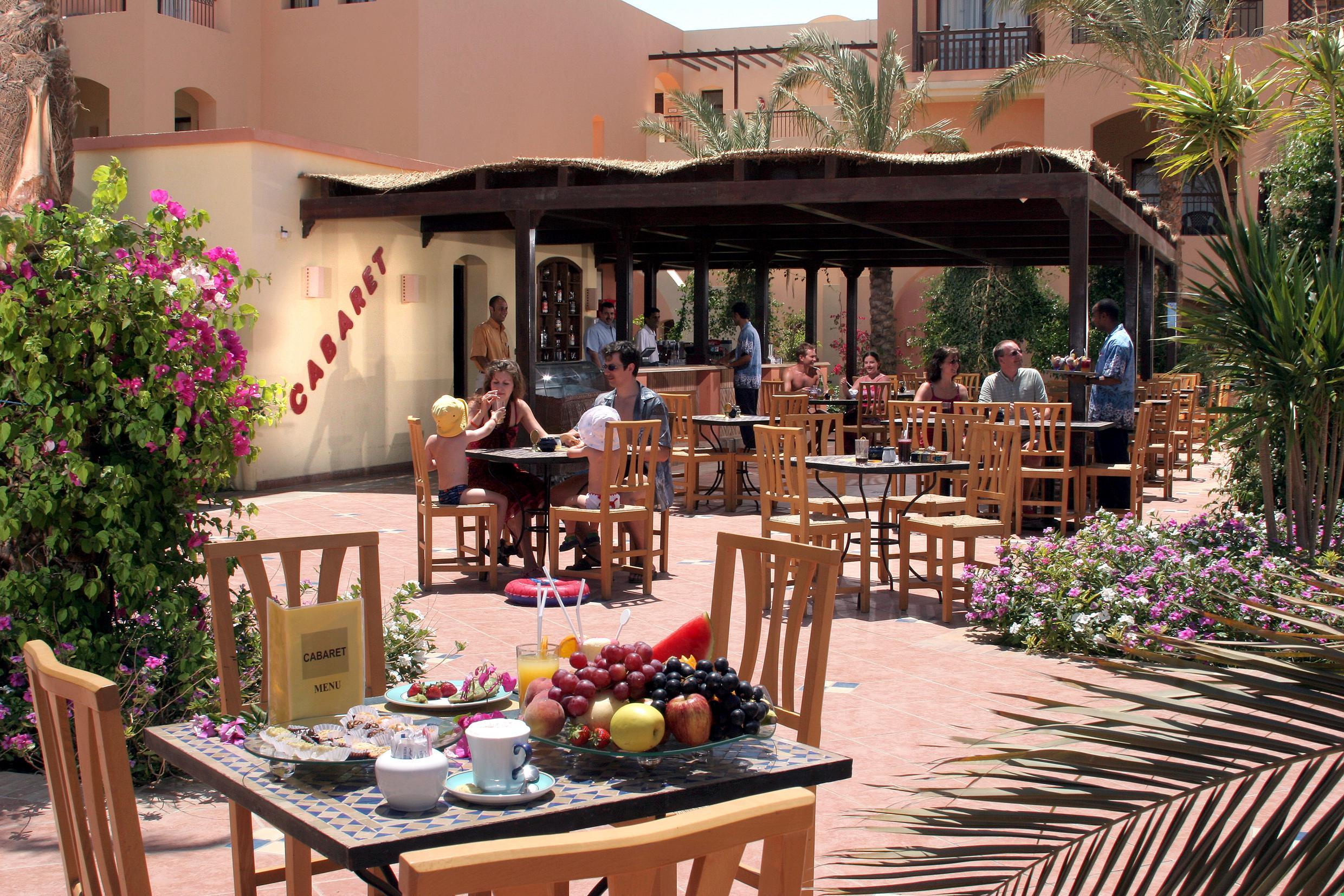 Jaz Makadi Saraya Resort Hurgada Dış mekan fotoğraf A restaurant in a hotel