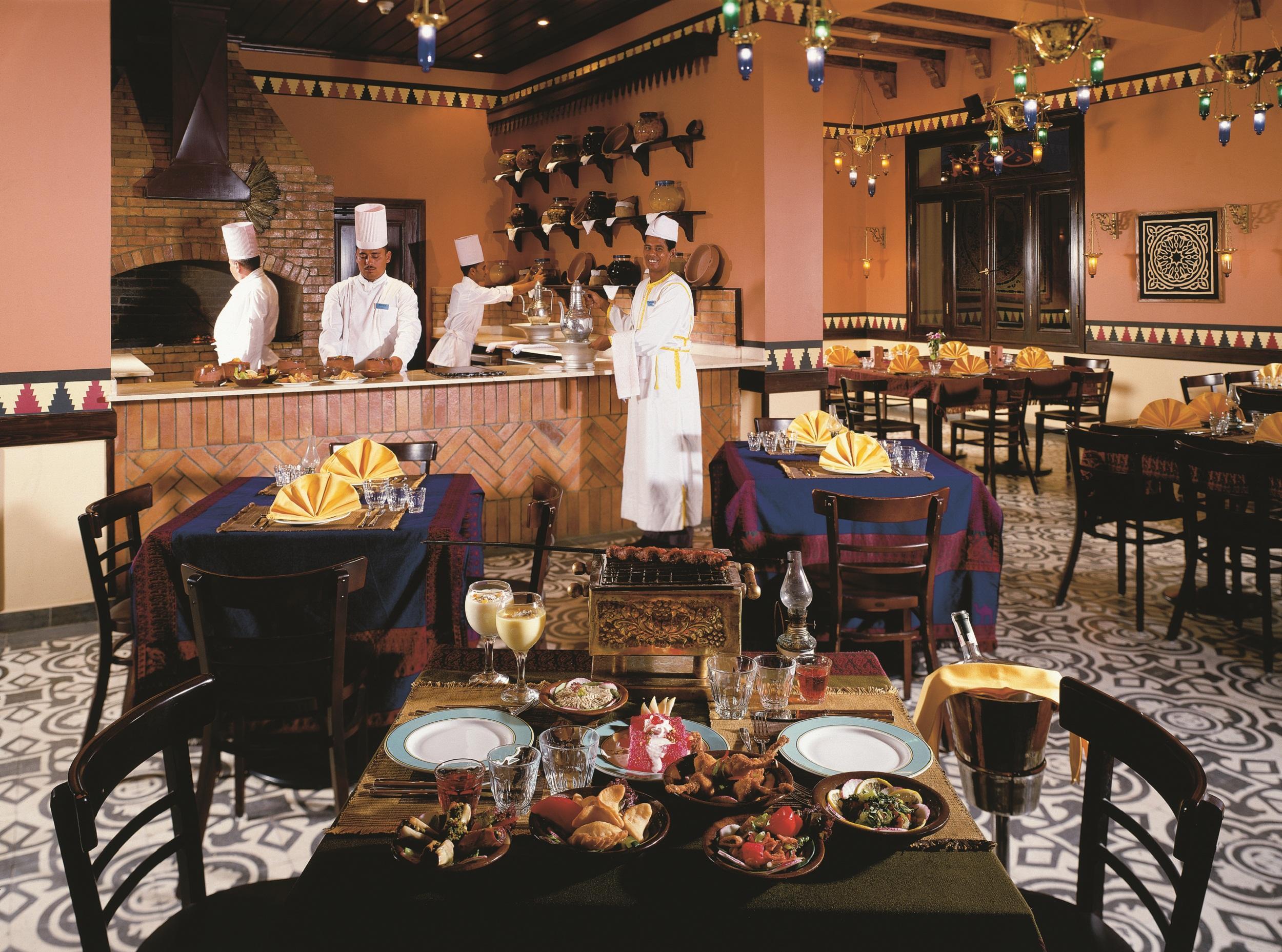 Jaz Makadi Saraya Resort Hurgada Dış mekan fotoğraf A restaurant in the Emirates Palace